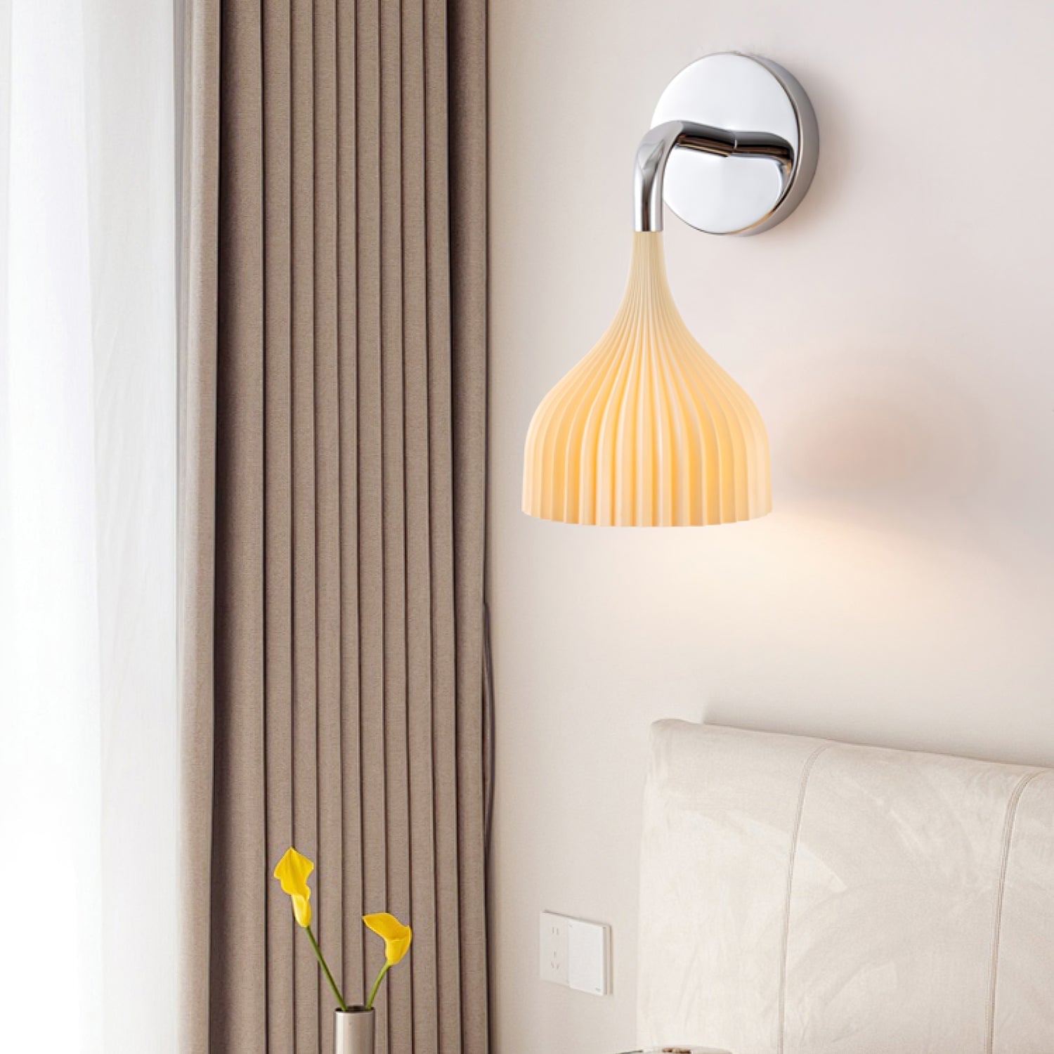 WOW E Wall Lamp