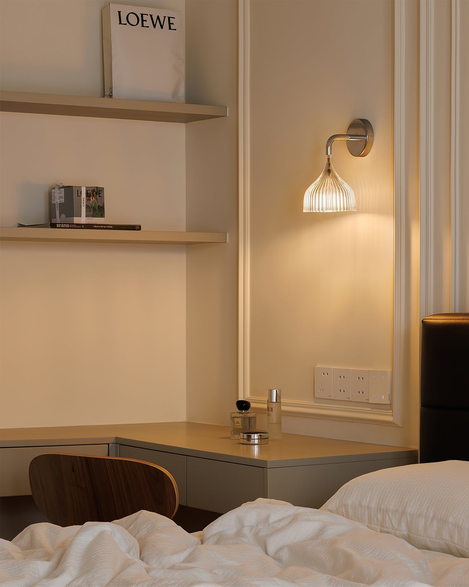 WOW E Wall Lamp