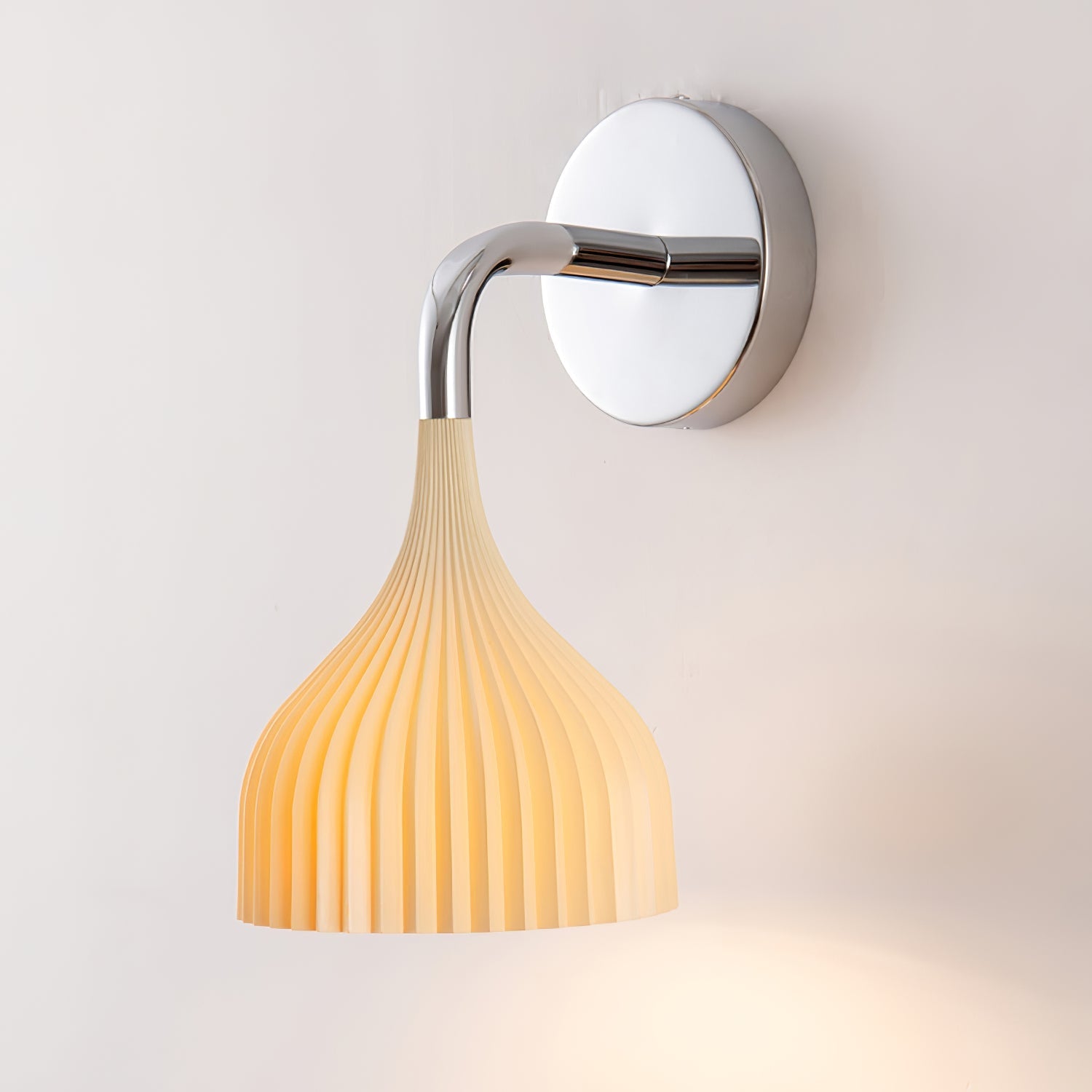 WOW E Wall Lamp
