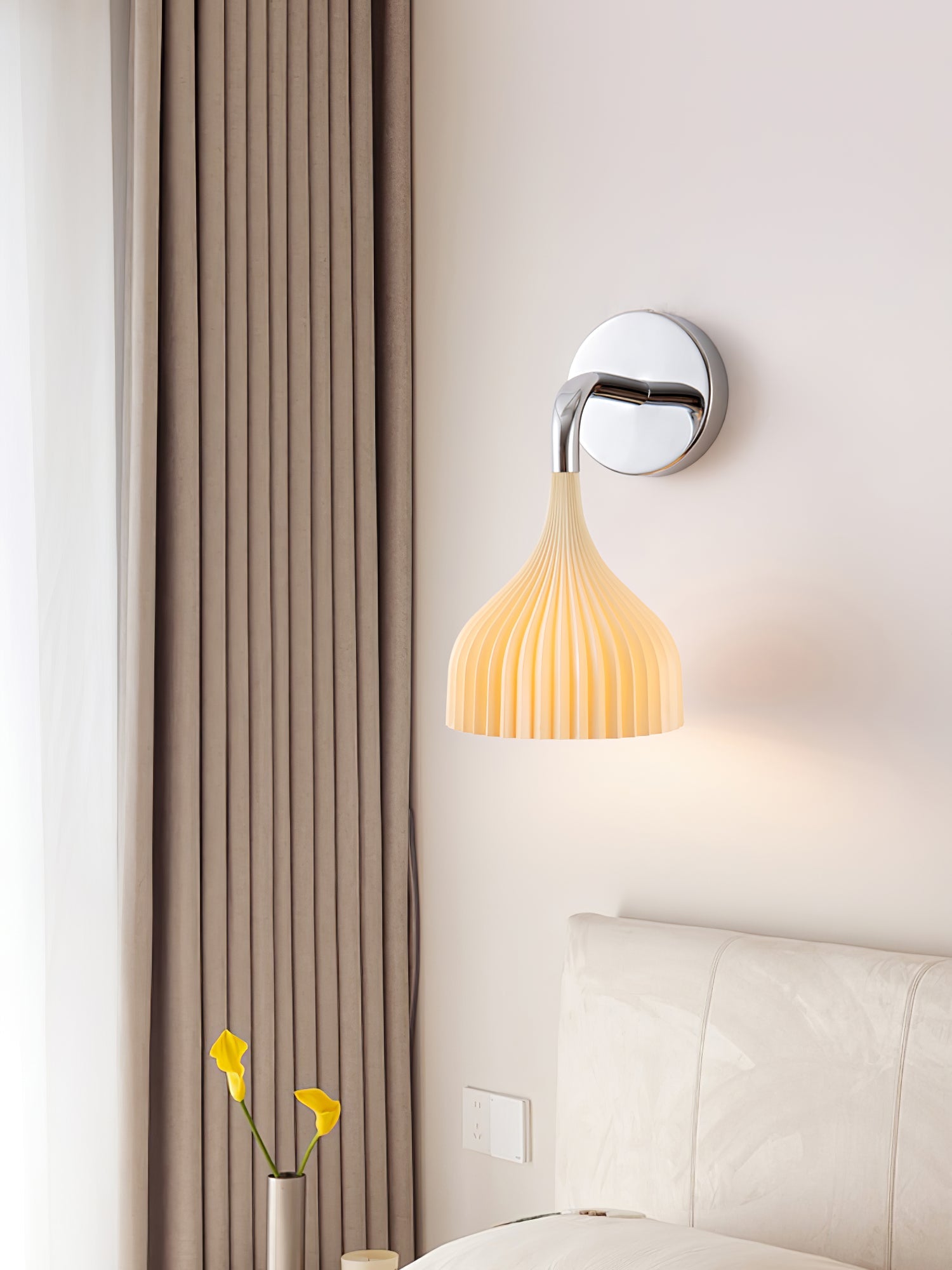 WOW E Wall Lamp