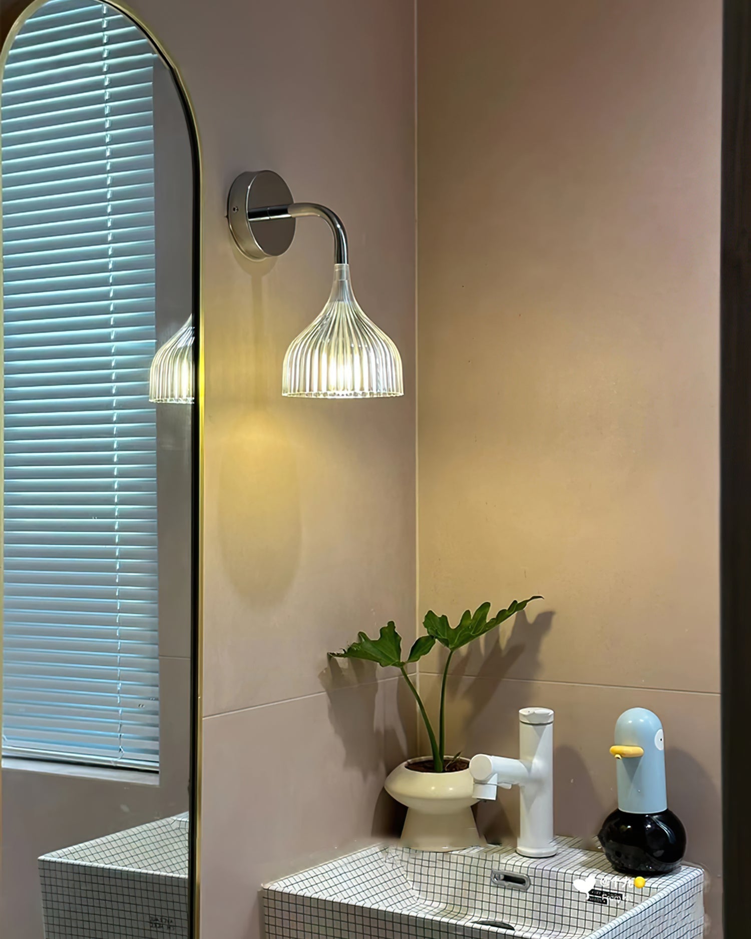 WOW E Wall Lamp