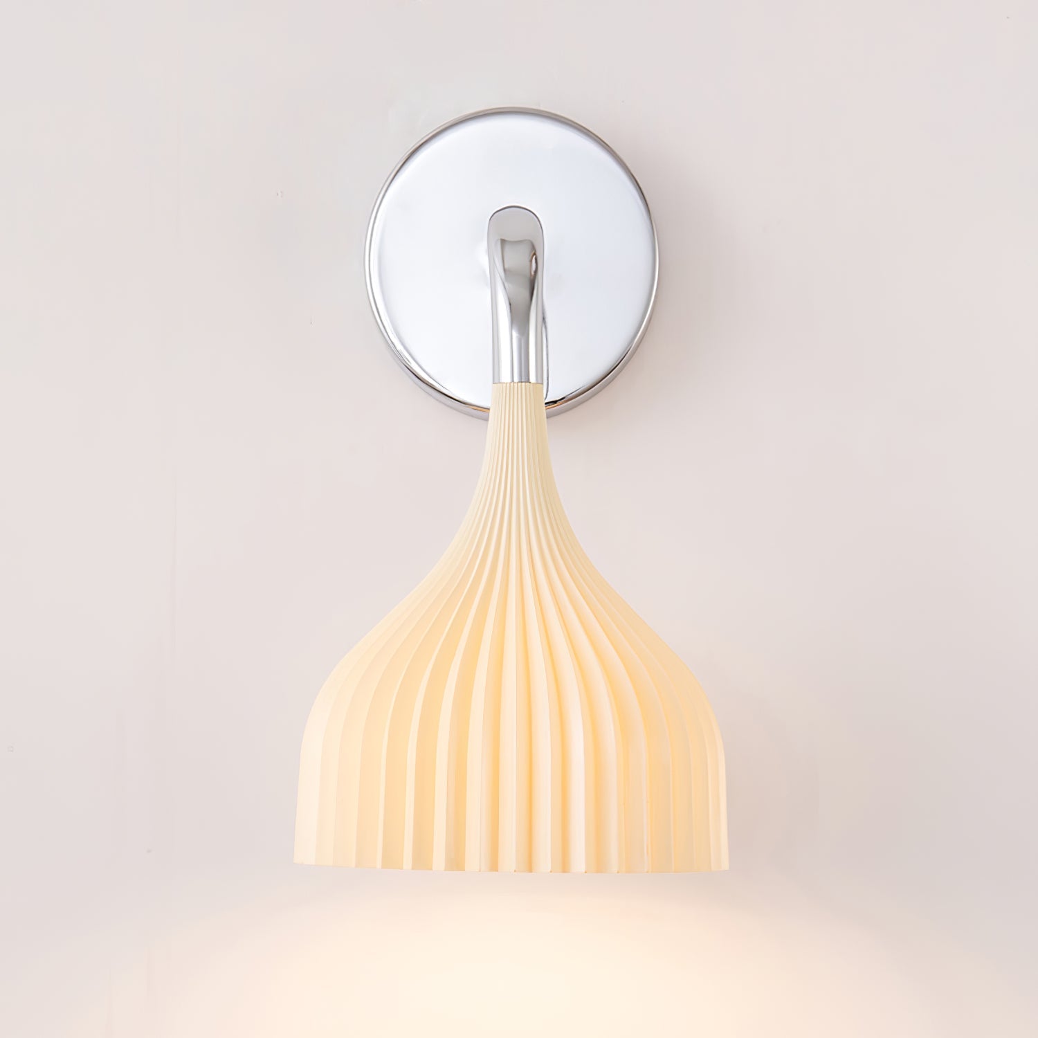 WOW E Wall Lamp