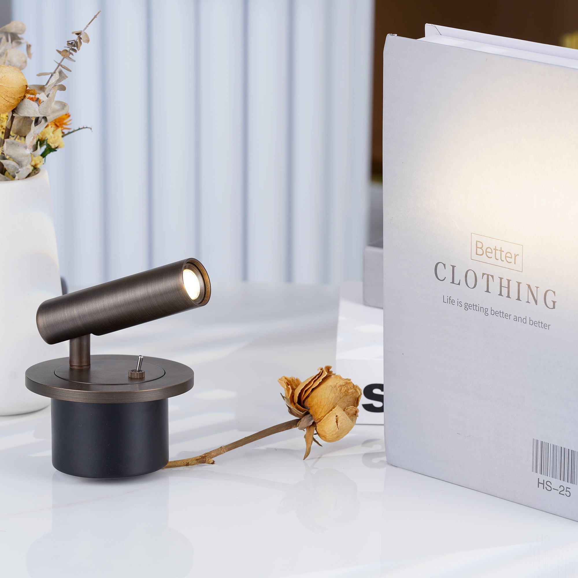 WOW Reading Wall Lamp