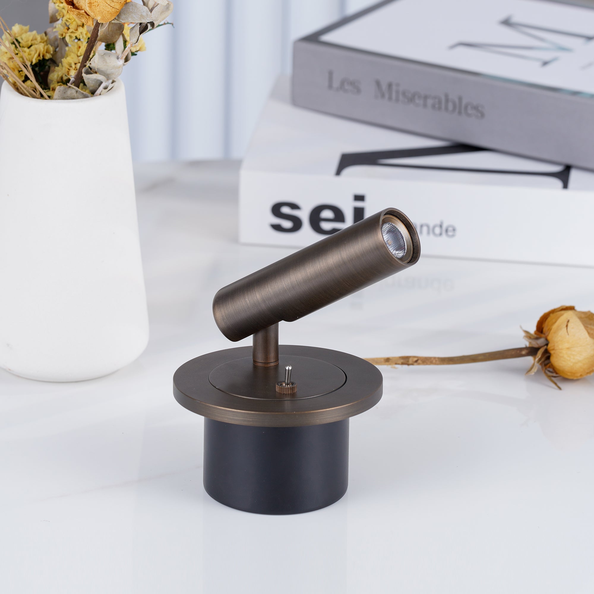 WOW Reading Wall Lamp