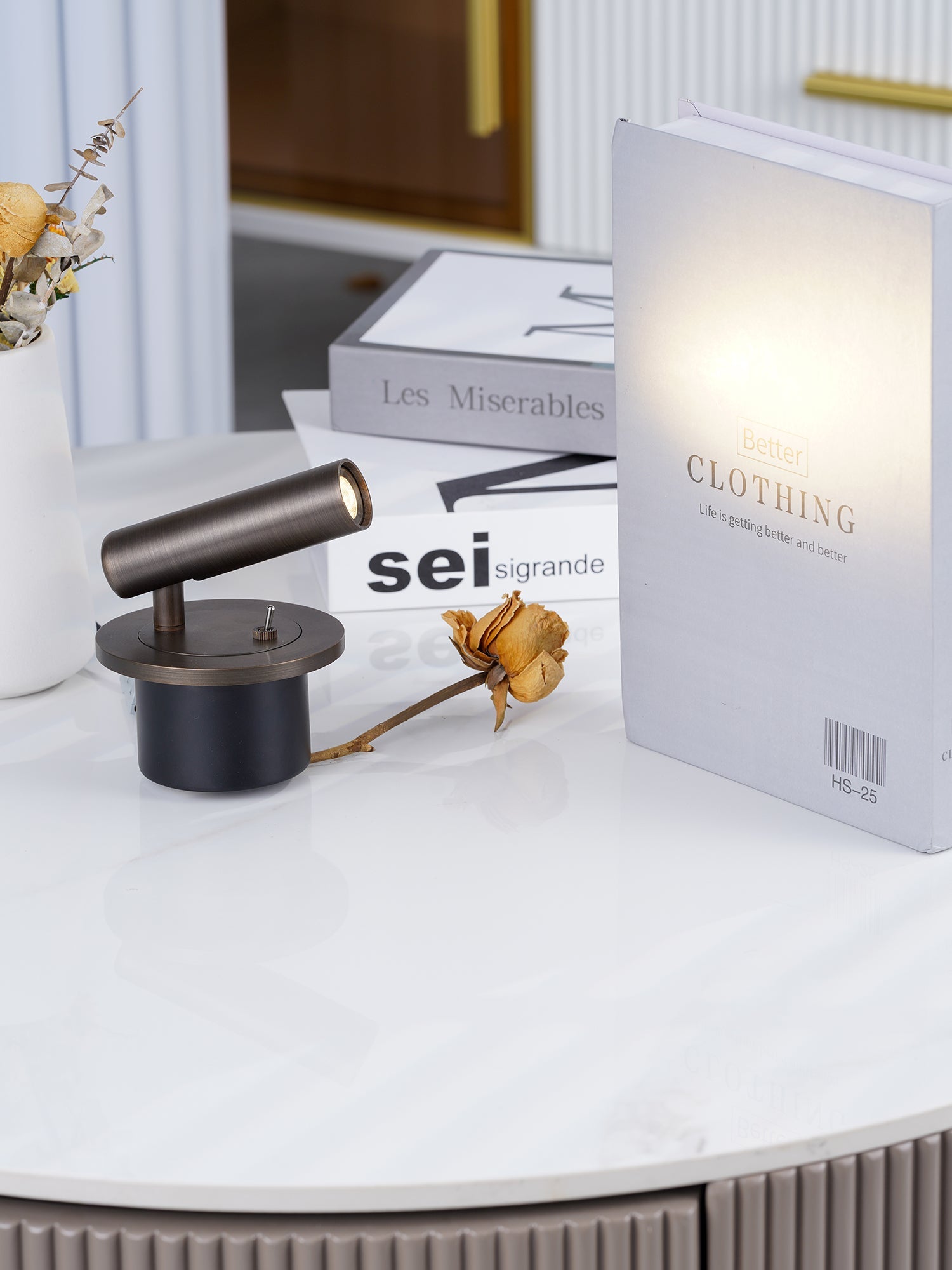 WOW Reading Wall Lamp