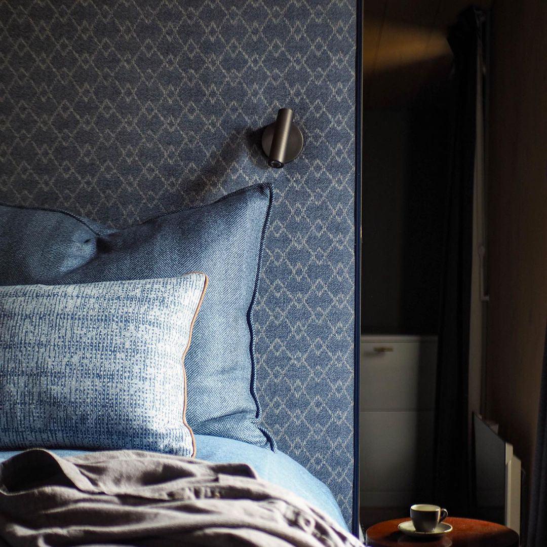 WOW Reading Wall Lamp