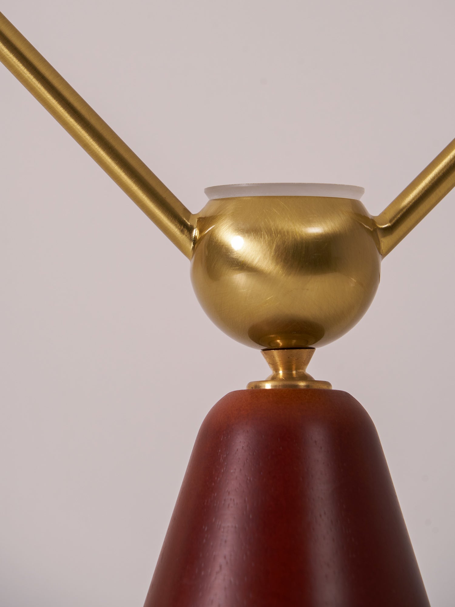 WOW Equoray Table Lamp