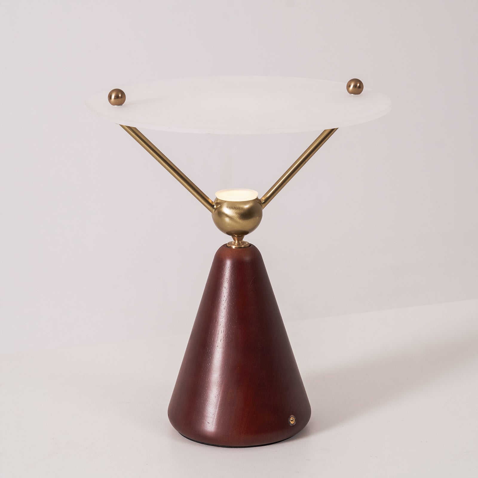 WOW Equoray Table Lamp