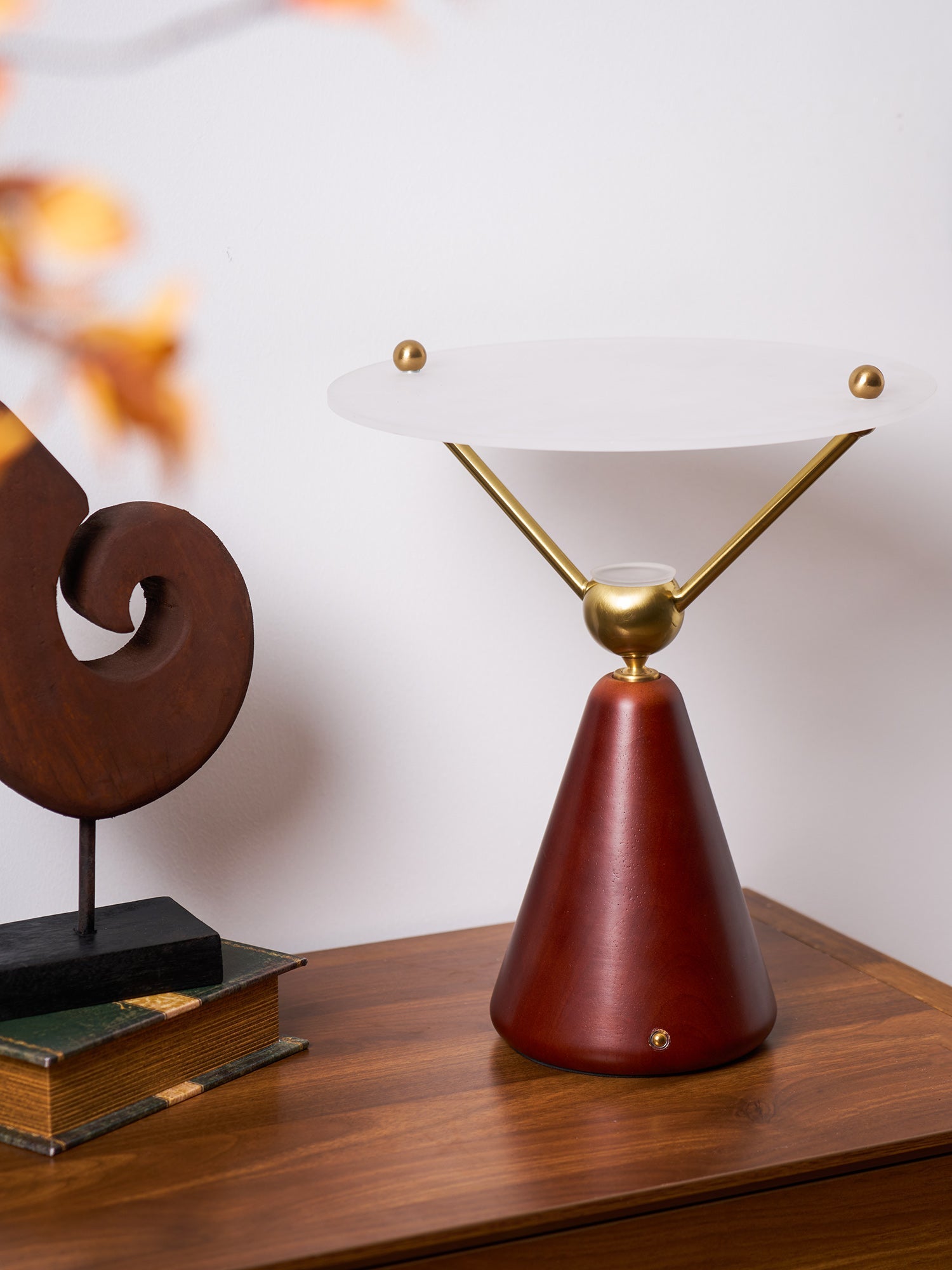 WOW Equoray Table Lamp