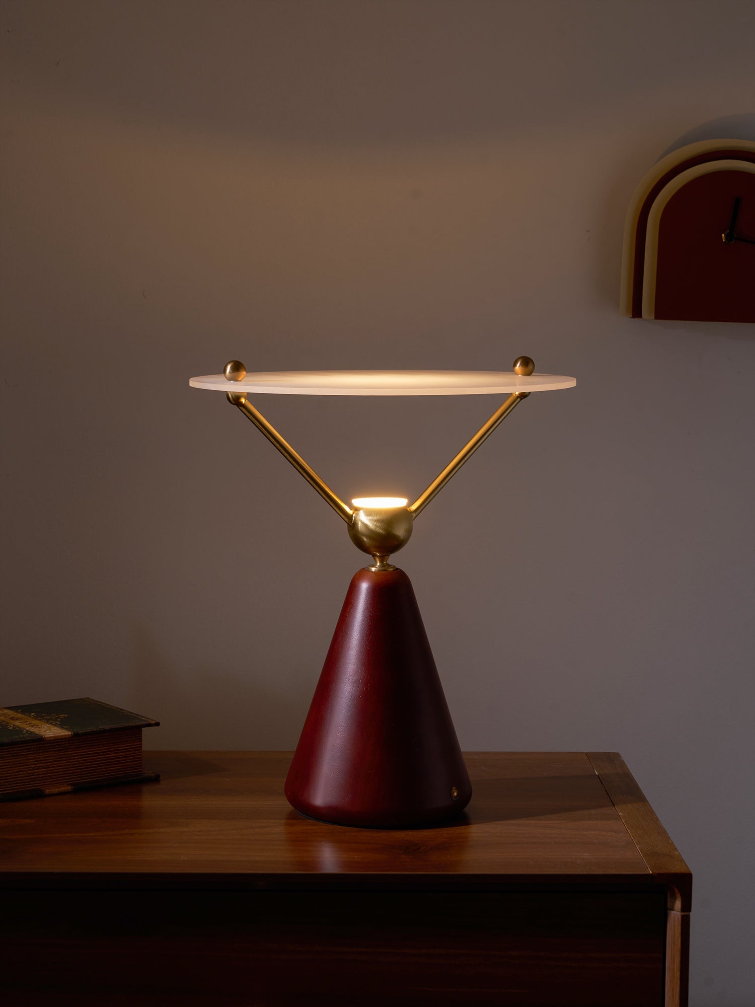 WOW Equoray Table Lamp