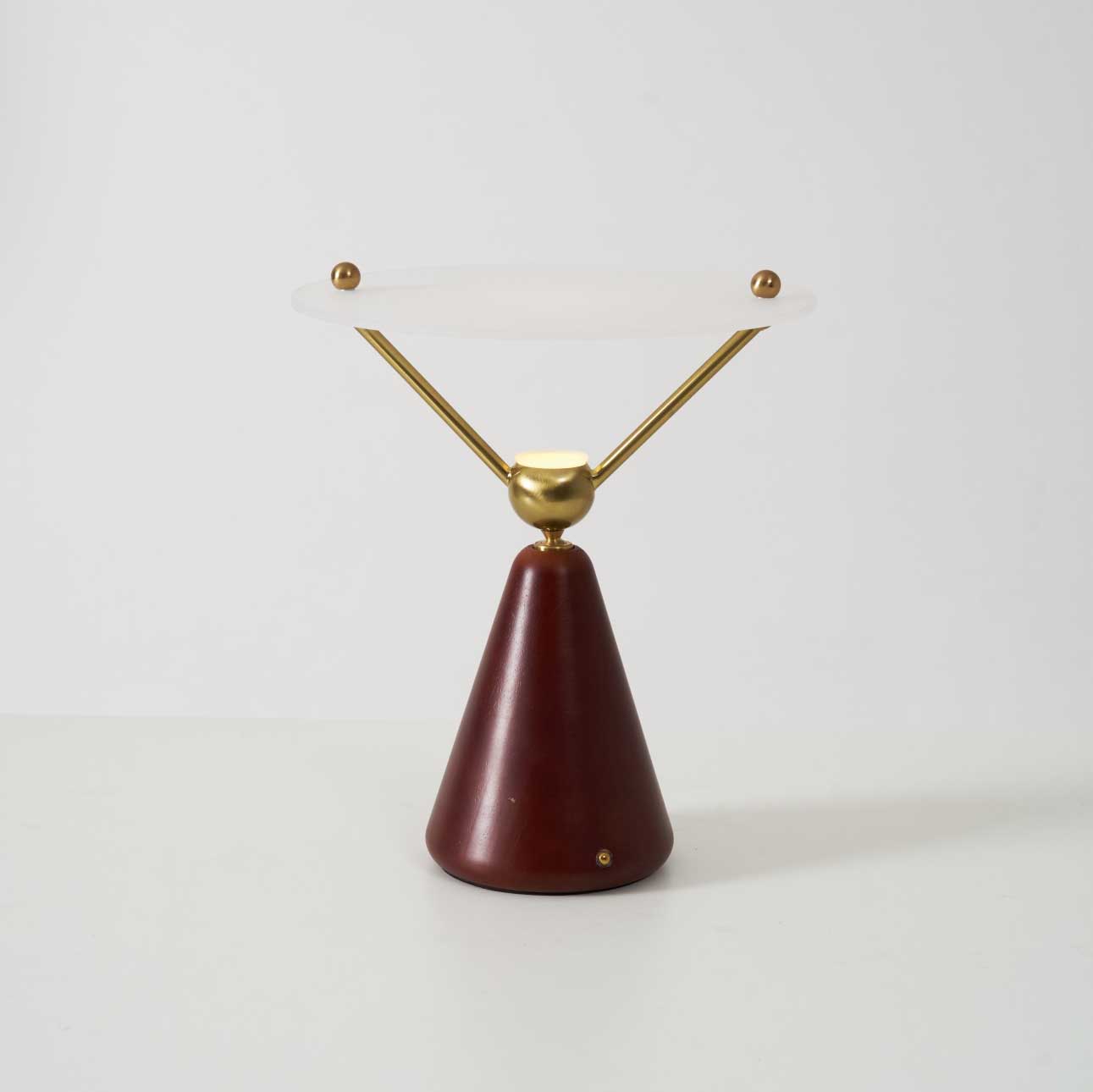 WOW Equoray Table Lamp