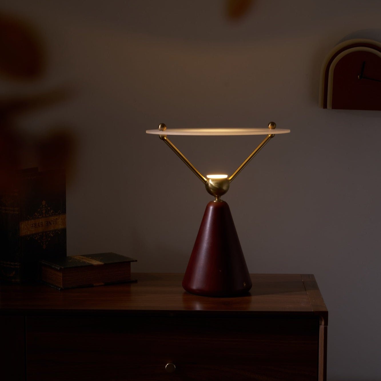 WOW Equoray Table Lamp