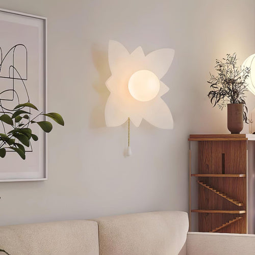 WOW Flowers Wall Lamp