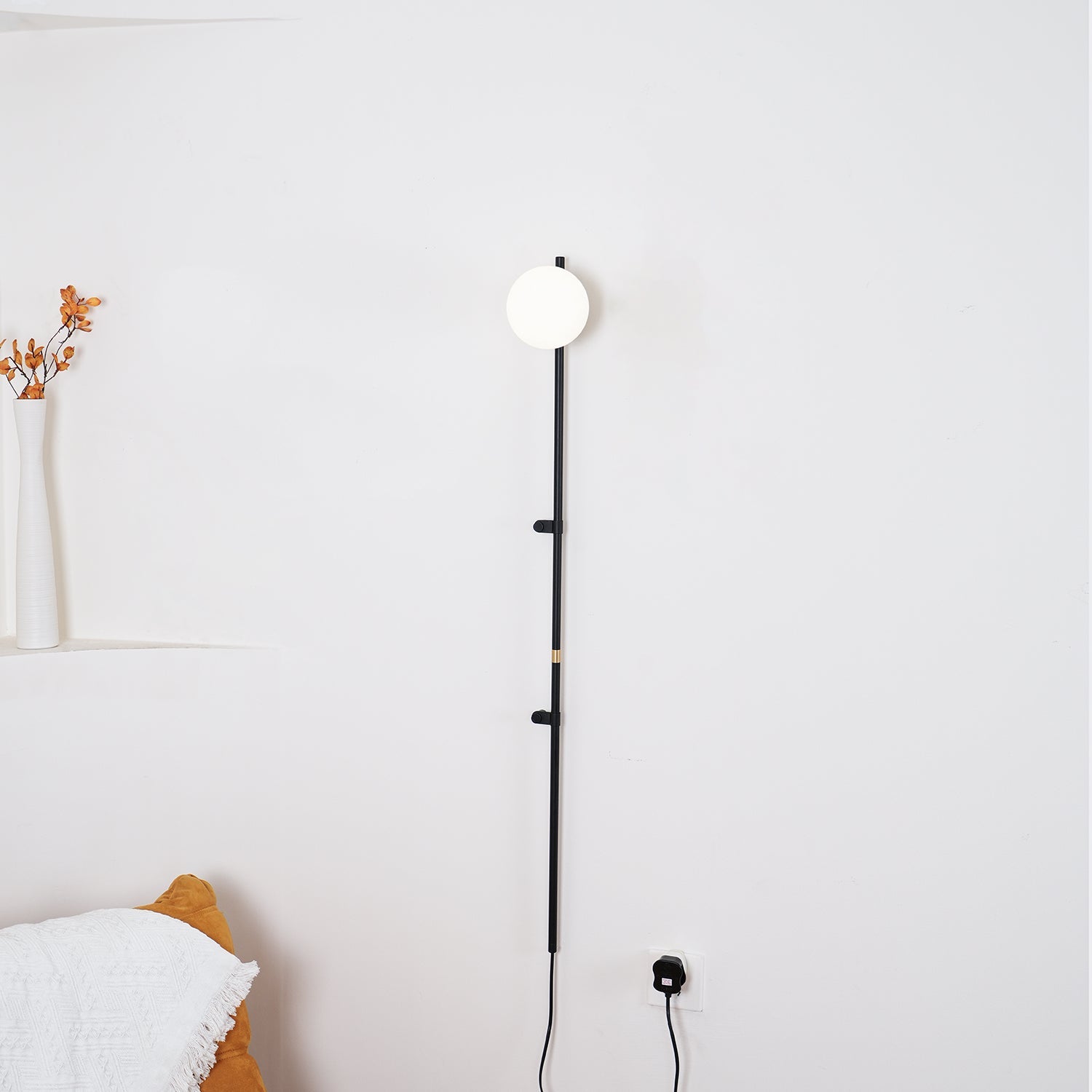 WOW Funiculi Plug In Wall Lamp
