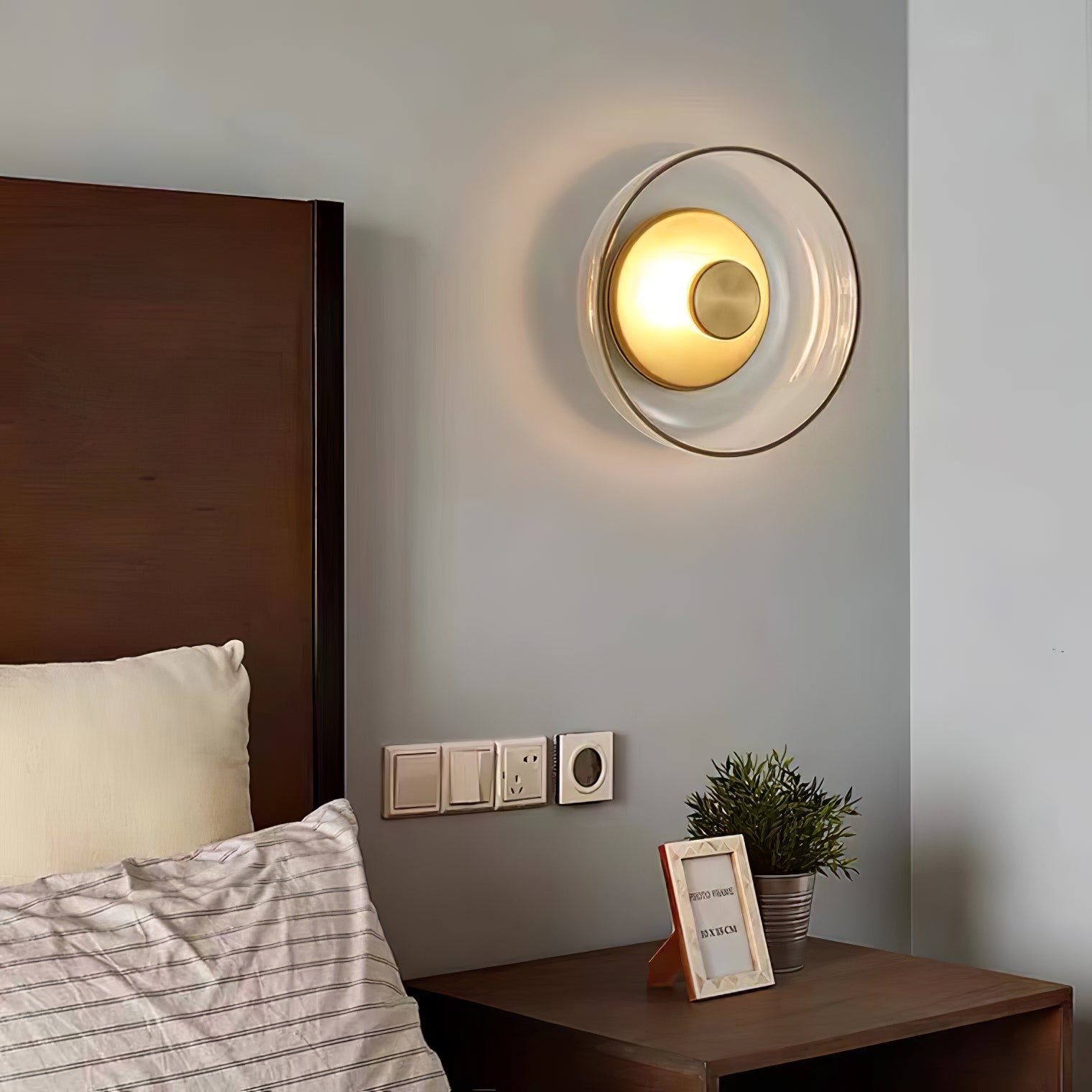 WOW Glimmera Wall Light