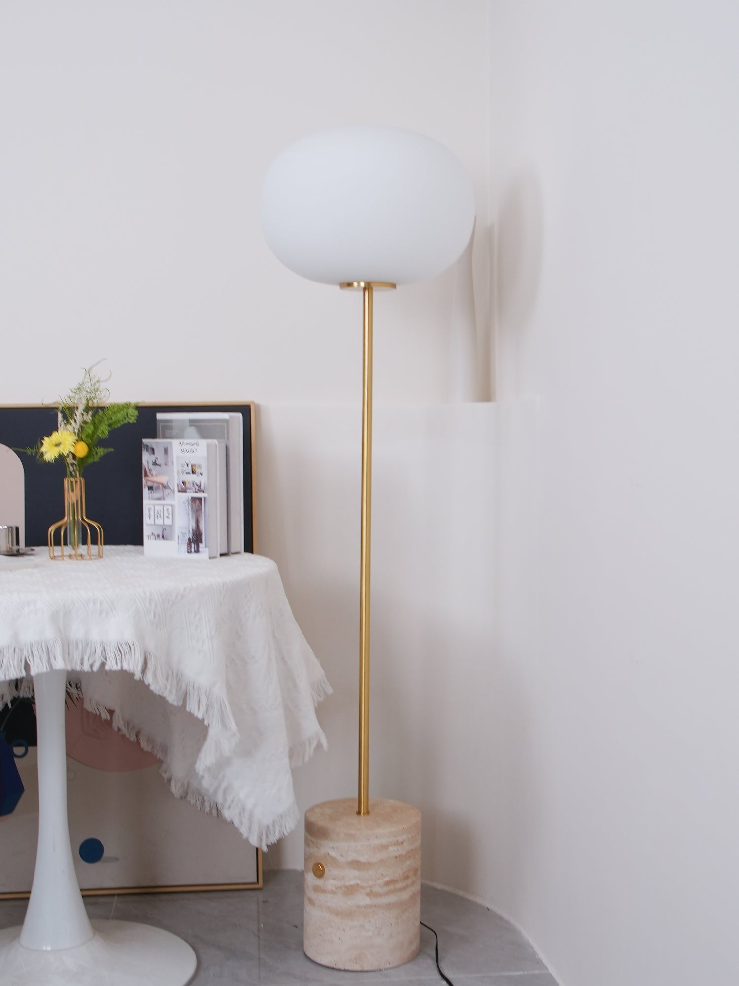 WOW Jwda Floor Lamp