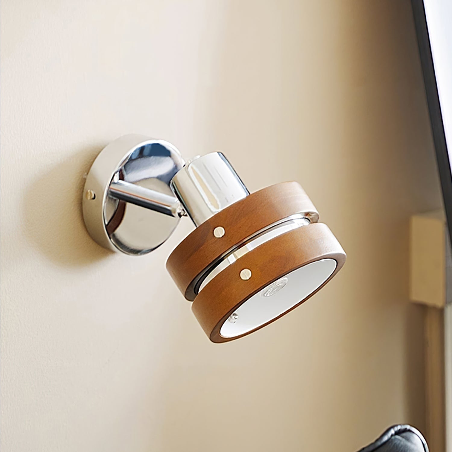 WOW Karry Wall Lamp