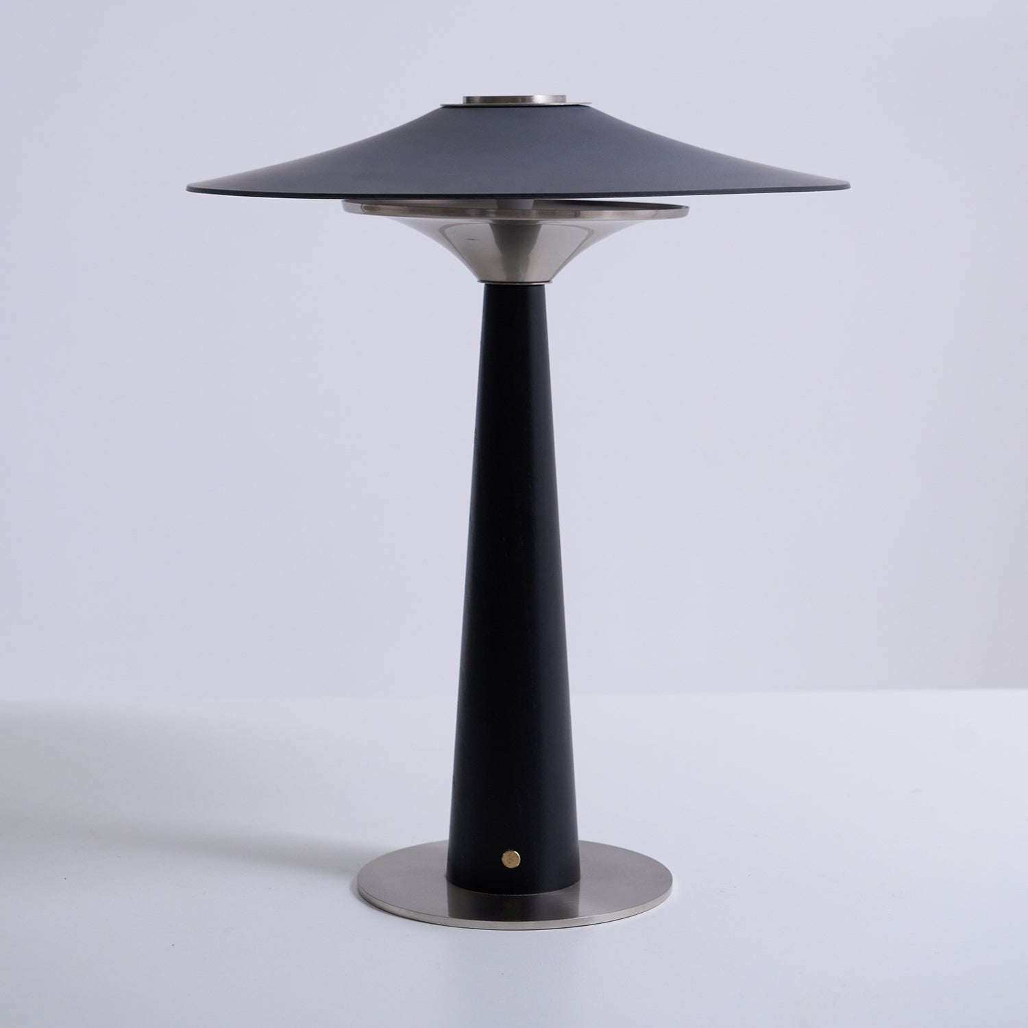 WOW Kizu Peak Table Lamp