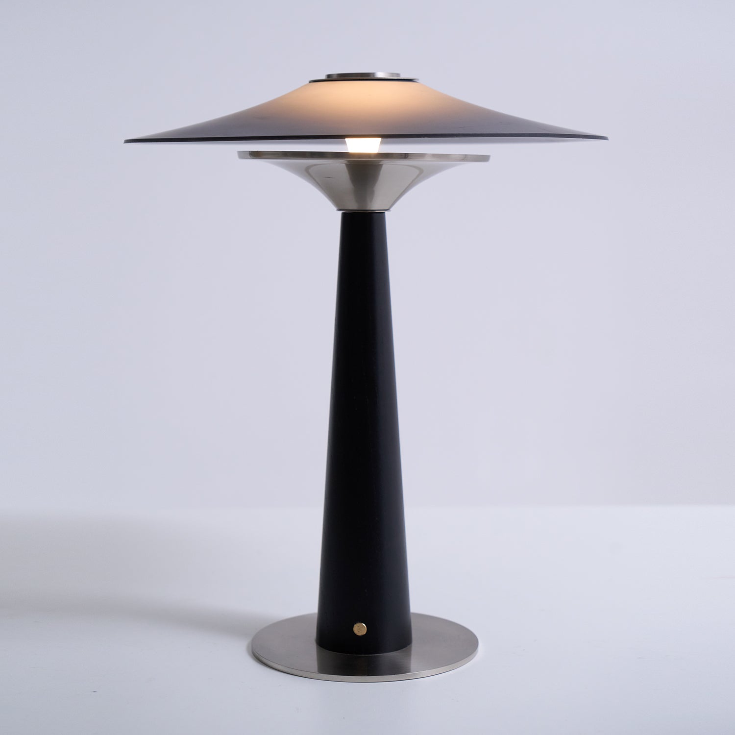WOW Kizu Peak Table Lamp