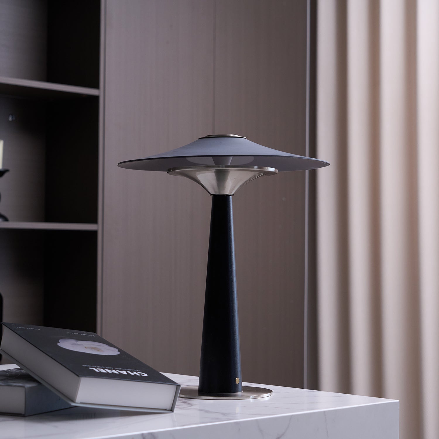 WOW Kizu Peak Table Lamp