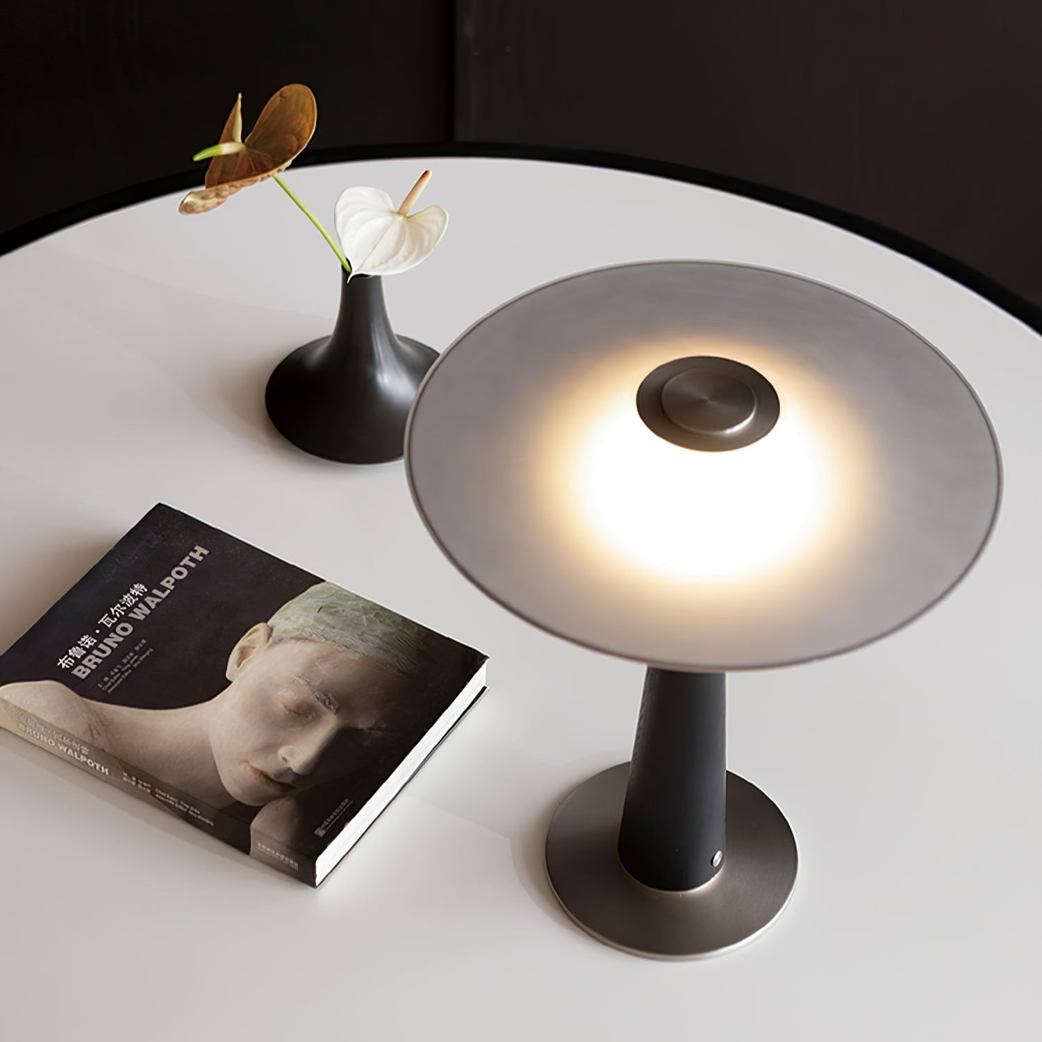 WOW Kizu Peak Table Lamp
