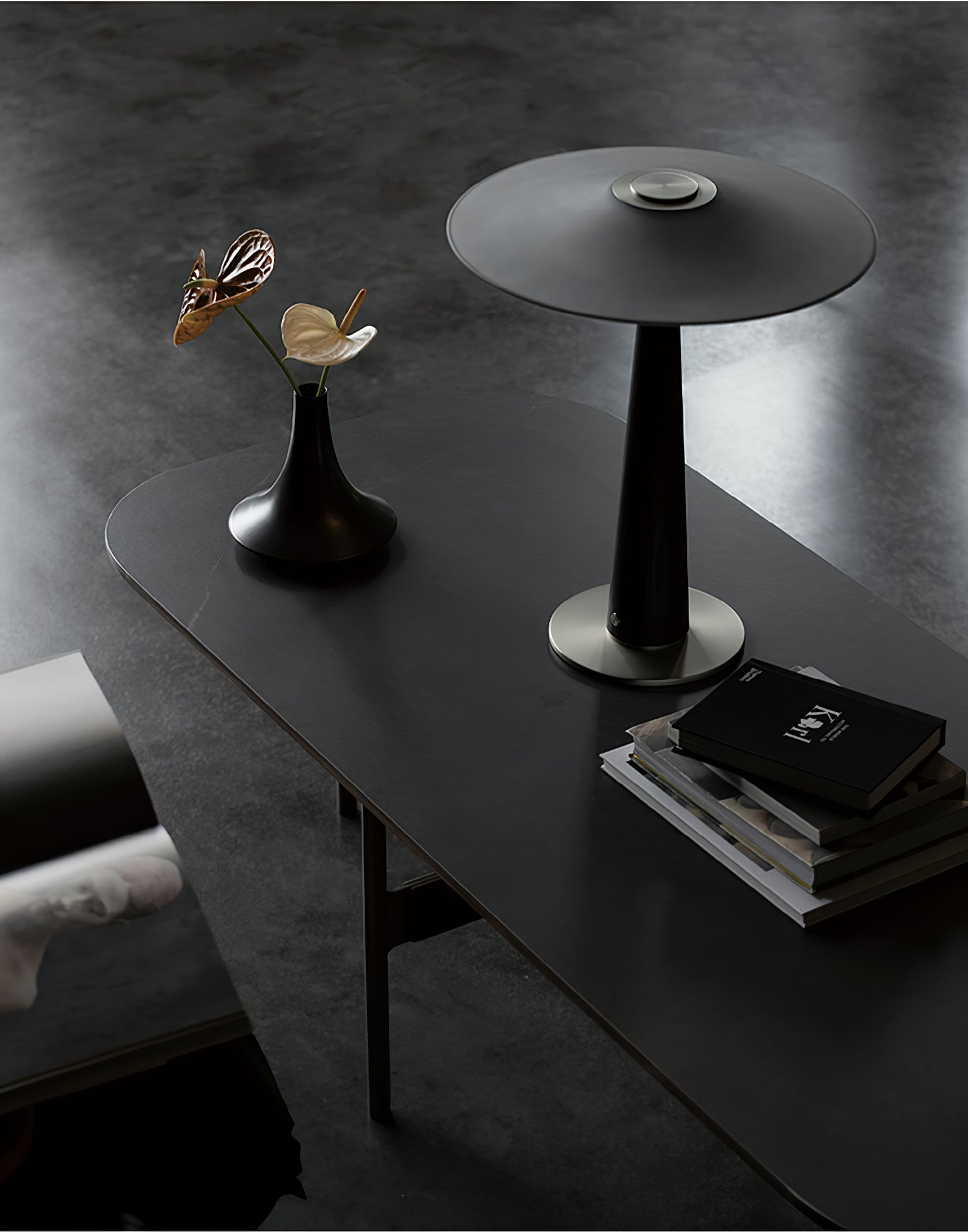 WOW Kizu Peak Table Lamp