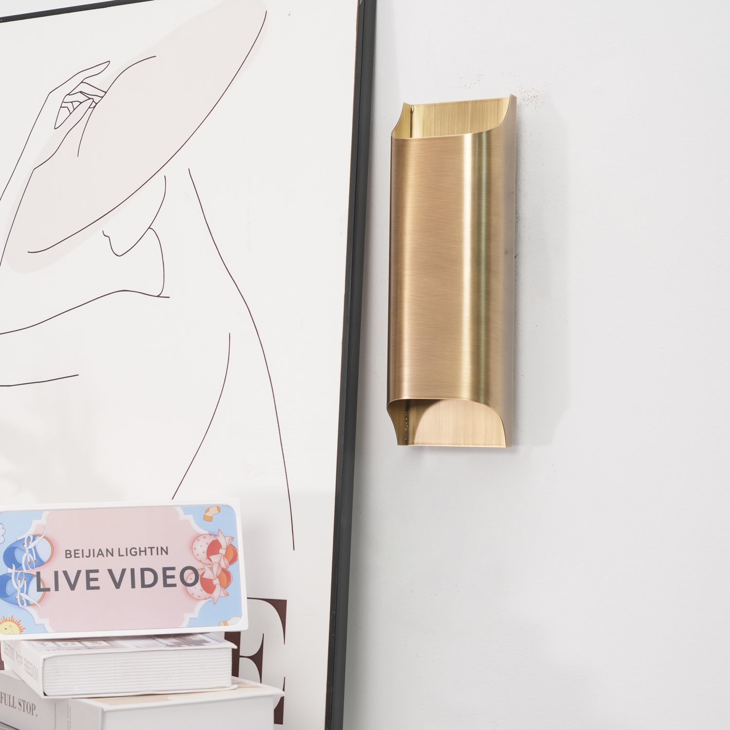 WOW Leclerc Brass Wall Lamp
