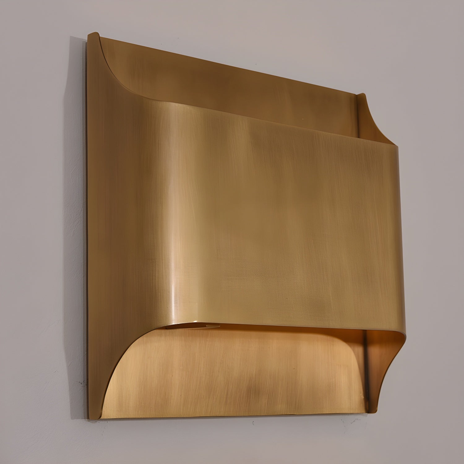 WOW Leclerc Brass Wall Lamp