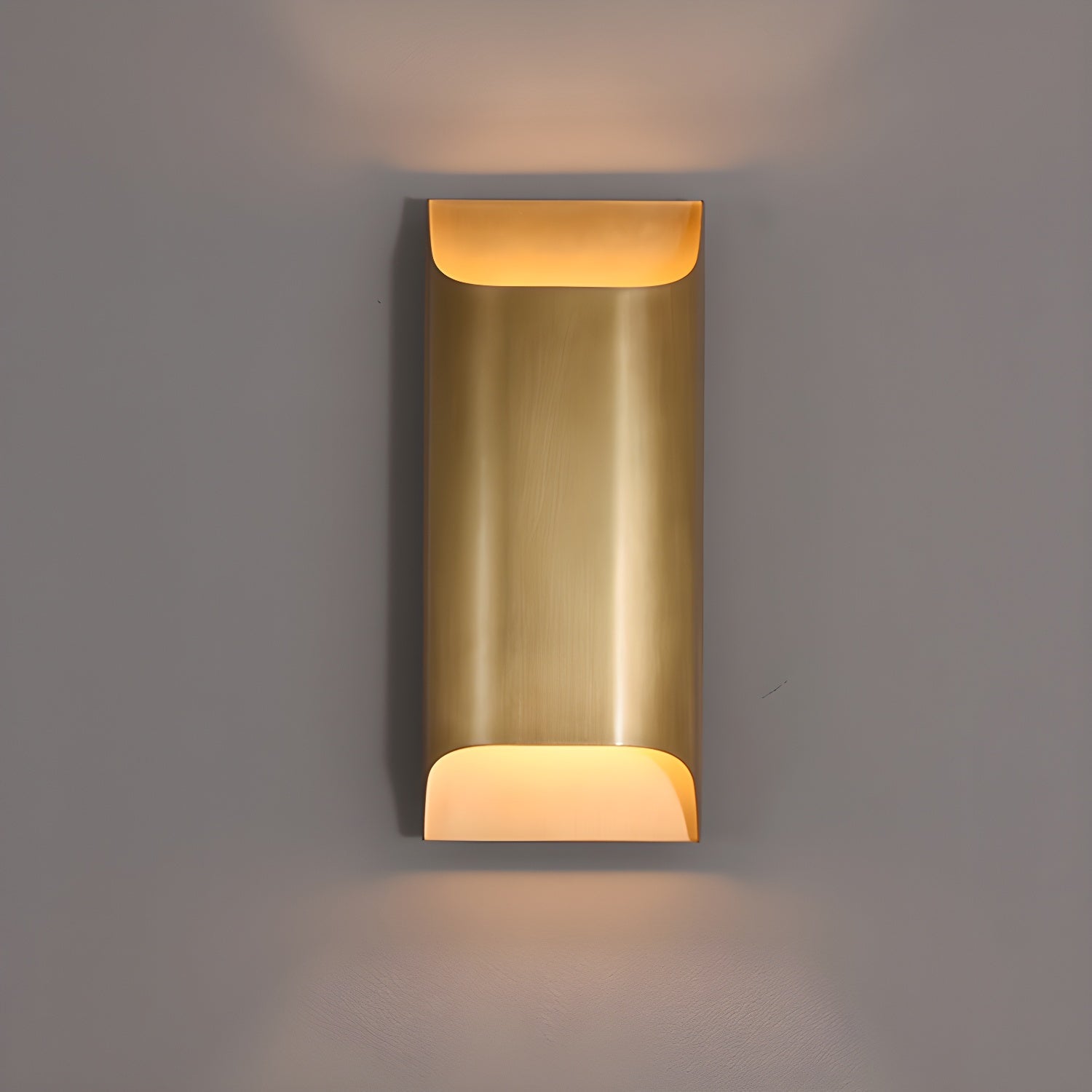 WOW Leclerc Brass Wall Lamp