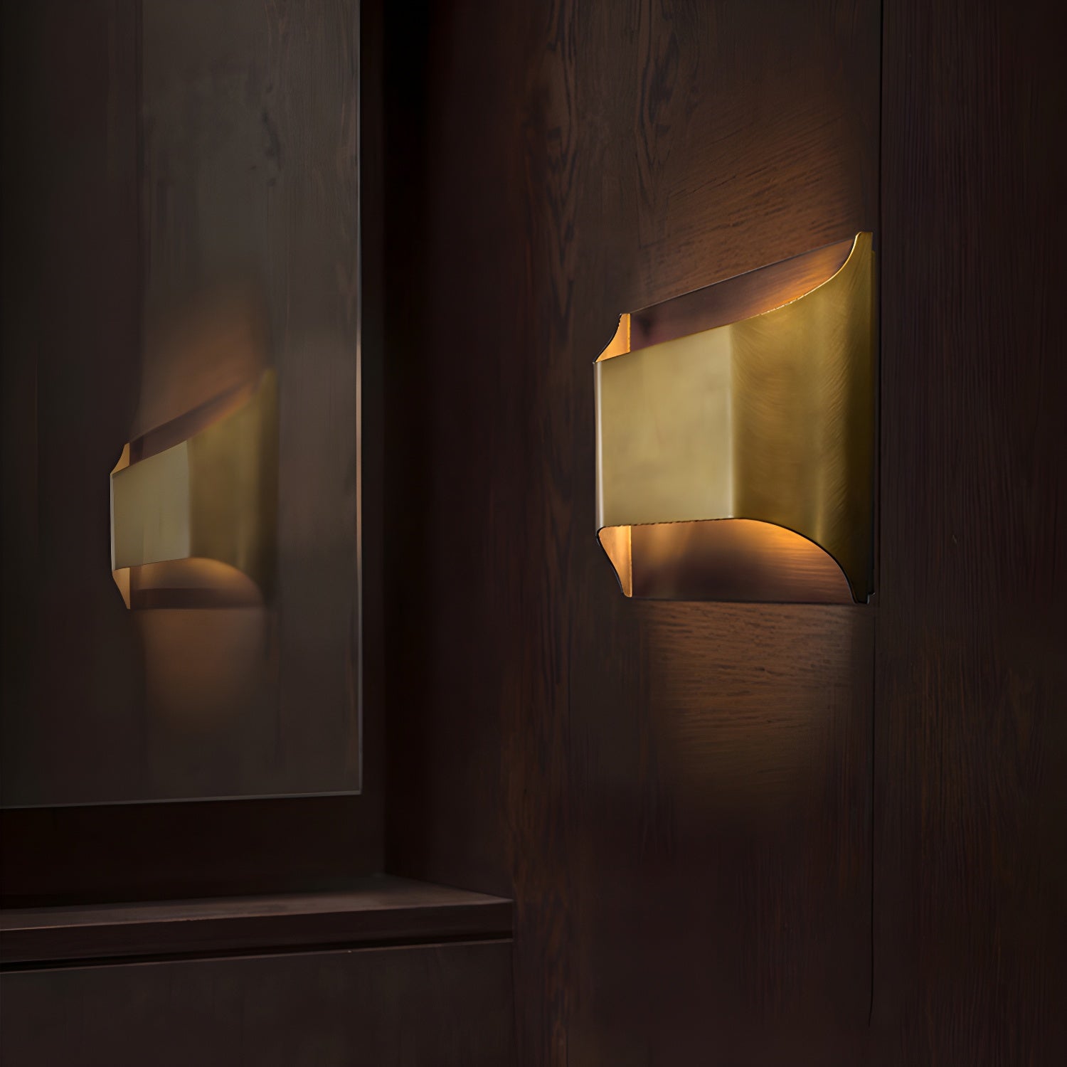 WOW Leclerc Brass Wall Lamp