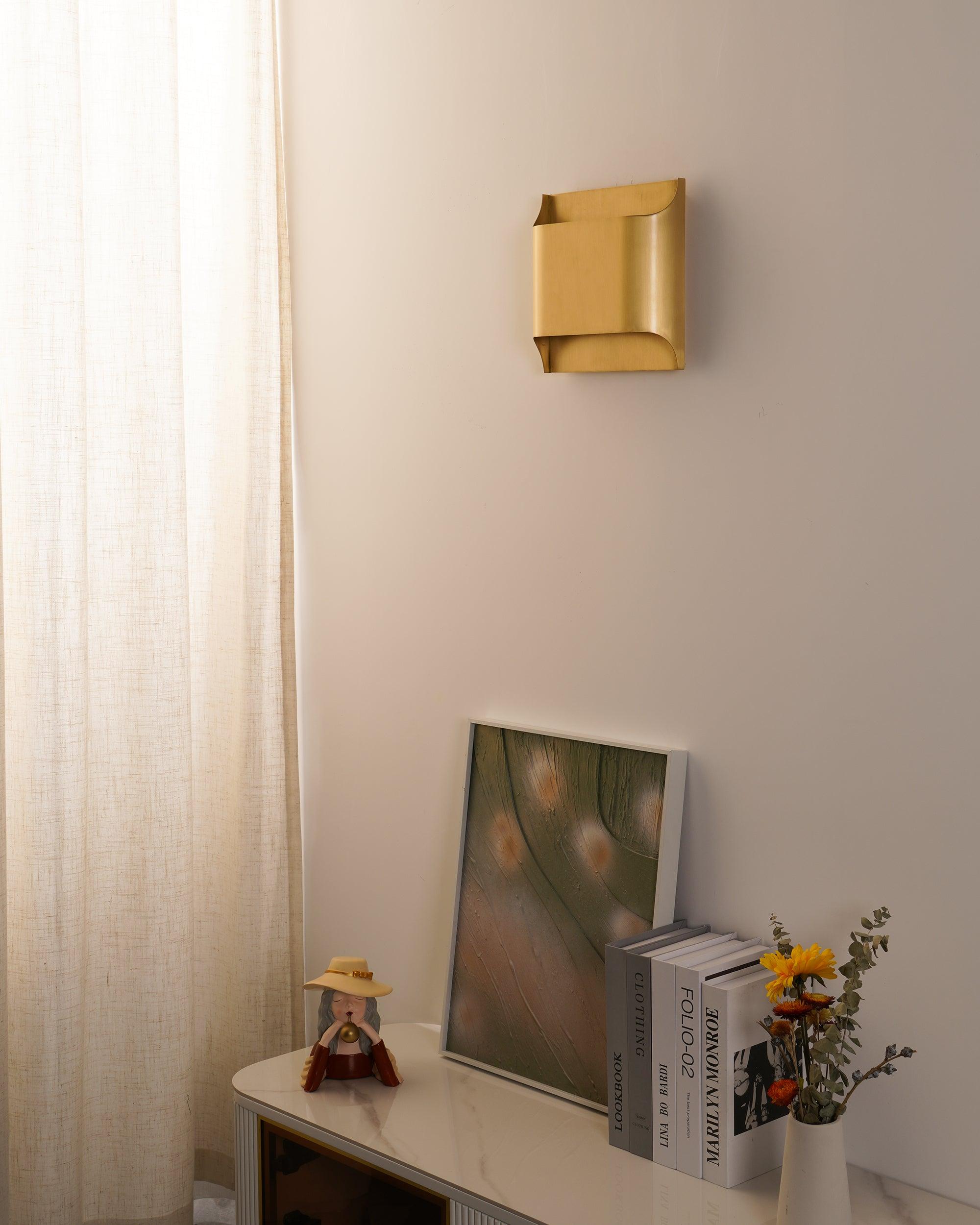 WOW Leclerc Brass Wall Lamp