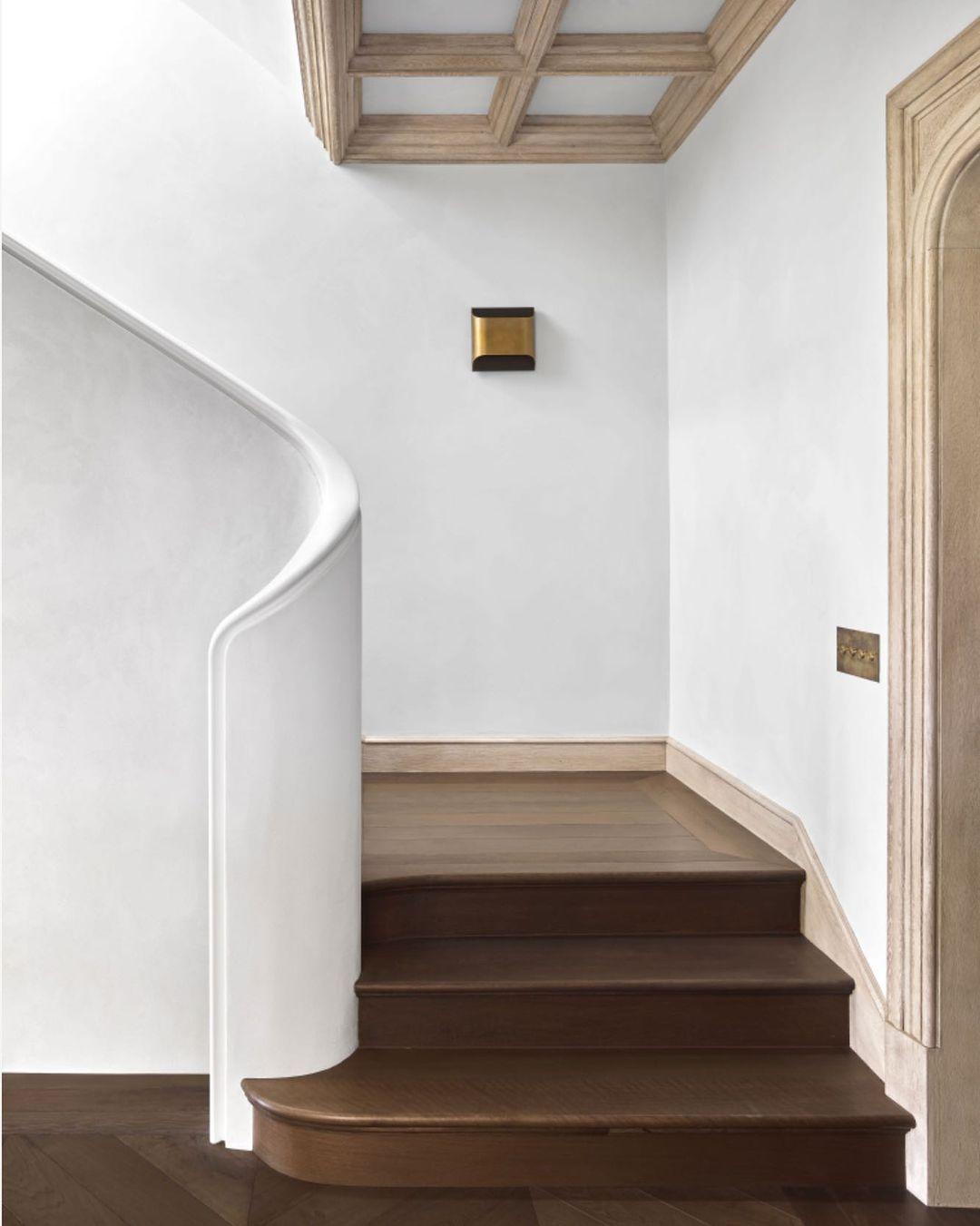 WOW Leclerc Brass Wall Lamp