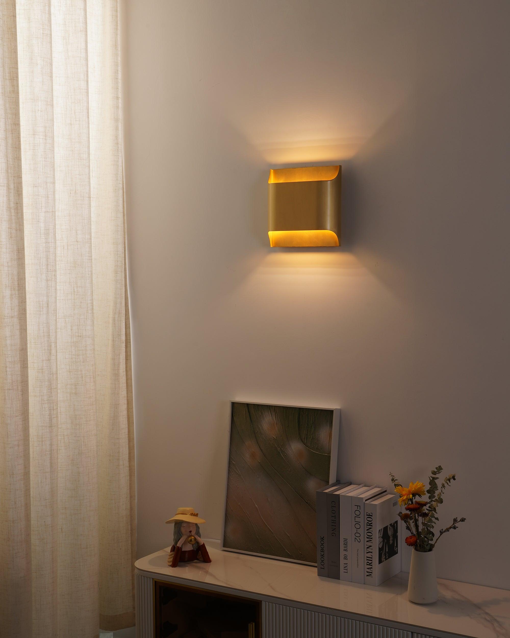 WOW Leclerc Brass Wall Lamp