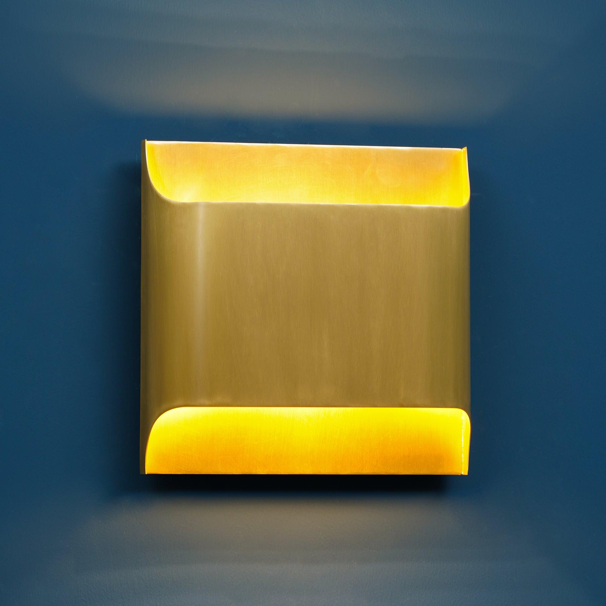 WOW Leclerc Brass Wall Lamp