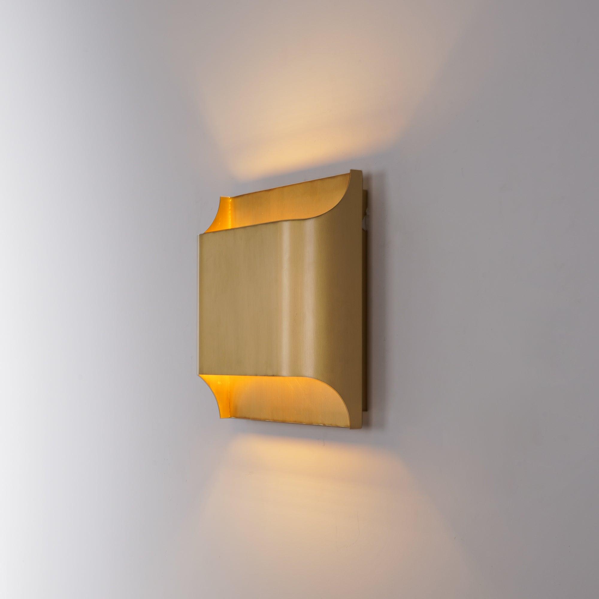 WOW Leclerc Brass Wall Lamp
