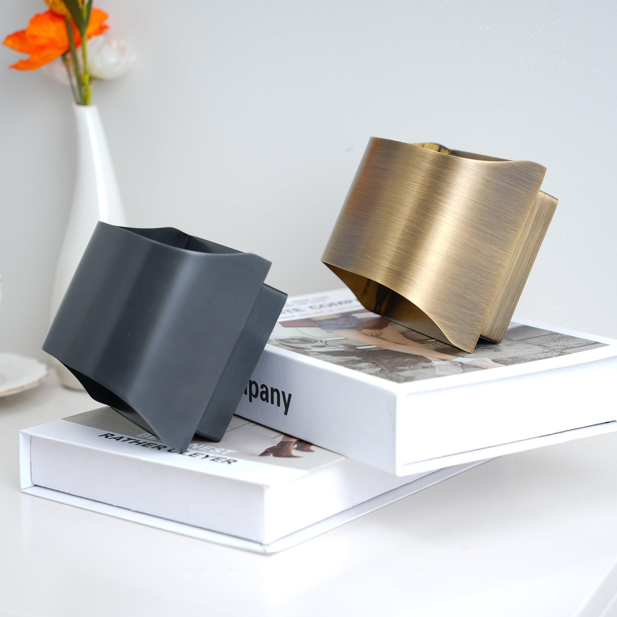 WOW Leclerc Brass Wall Lamp