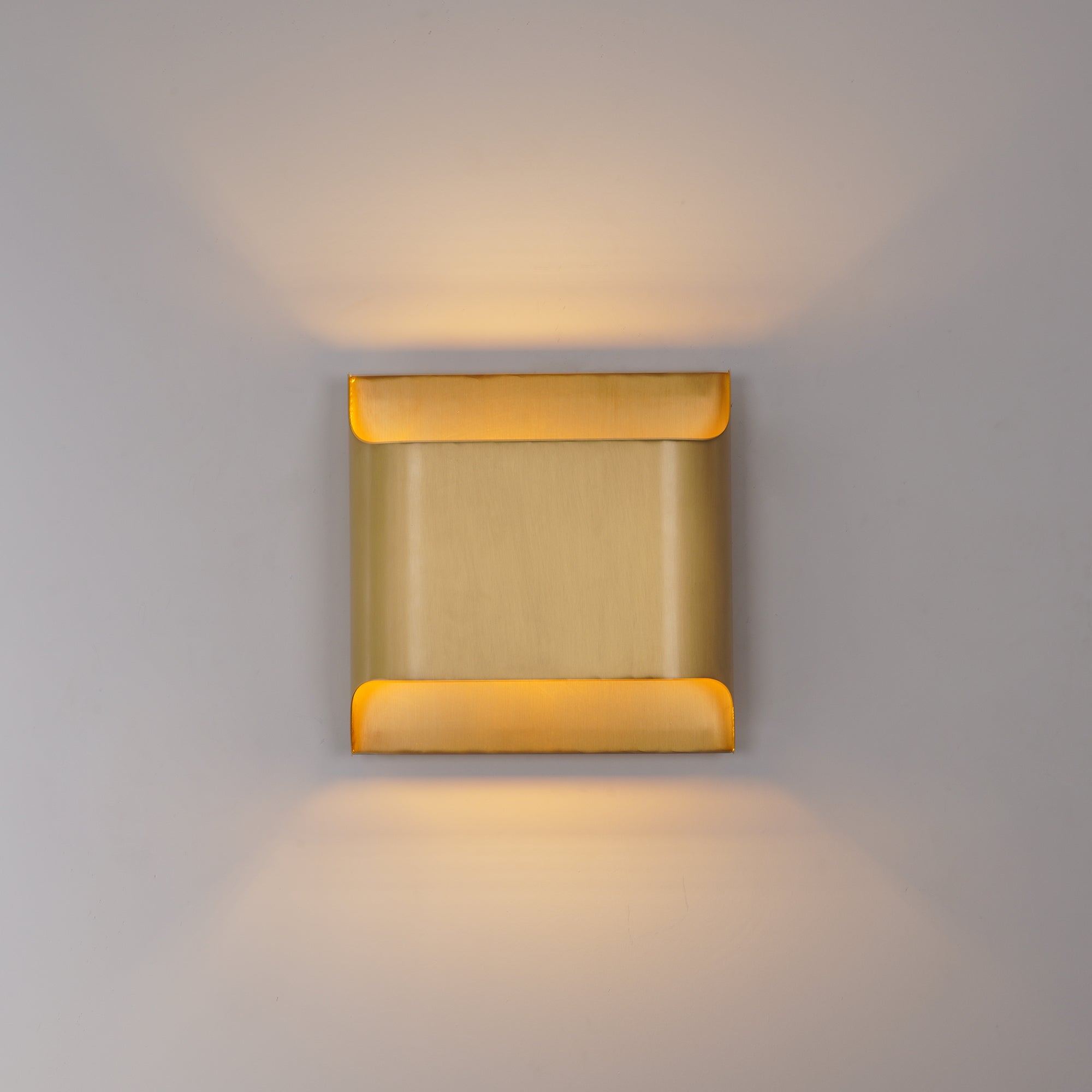 WOW Leclerc Brass Wall Lamp