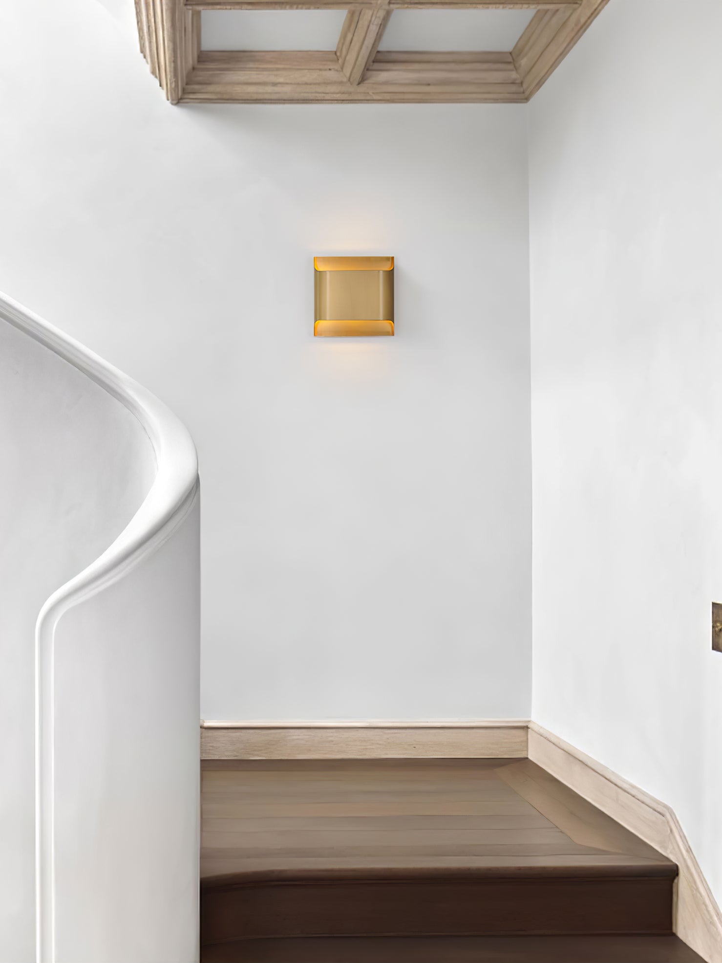 WOW Leclerc Brass Wall Lamp