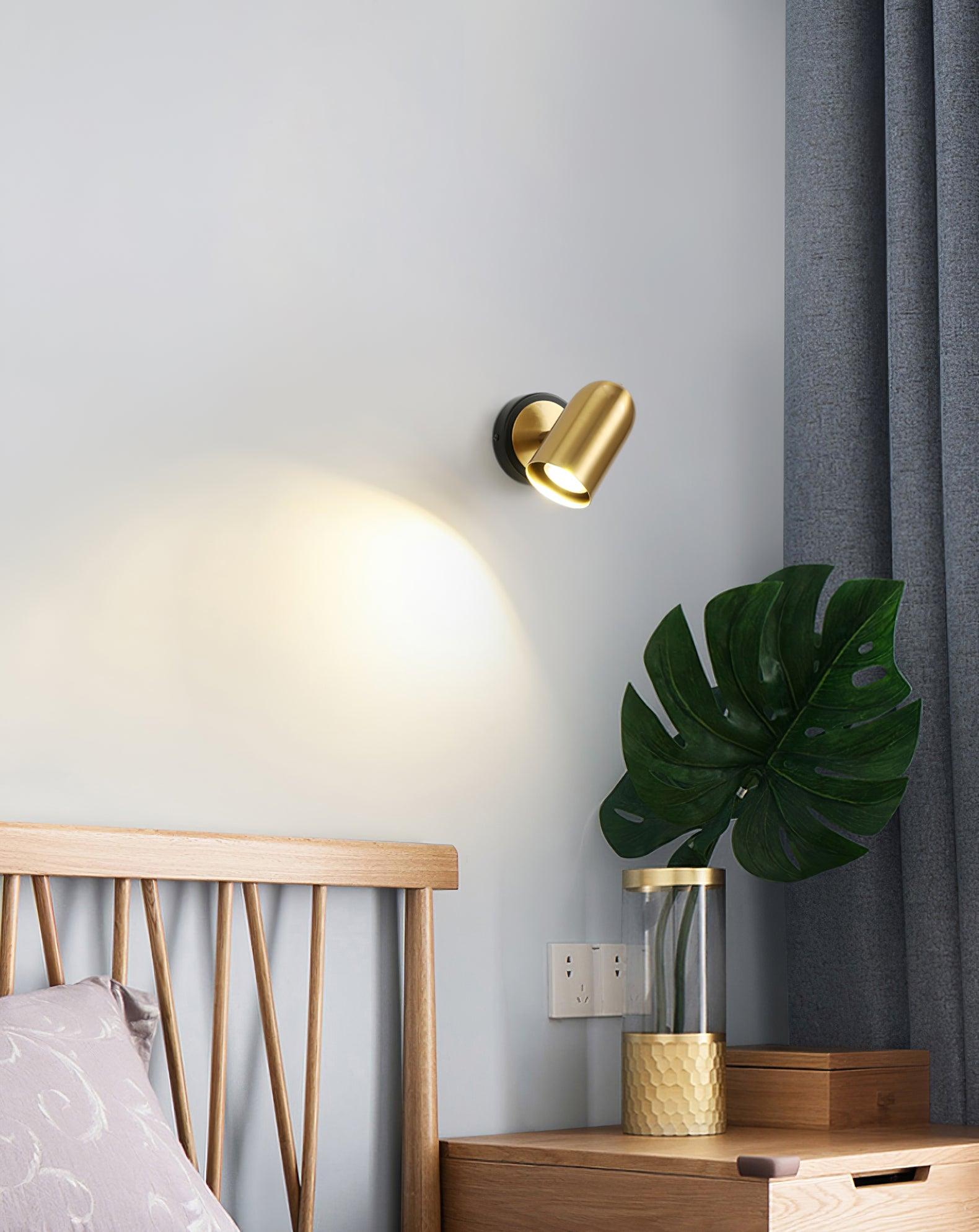 WOW Leonardo Gold Wall Lamp