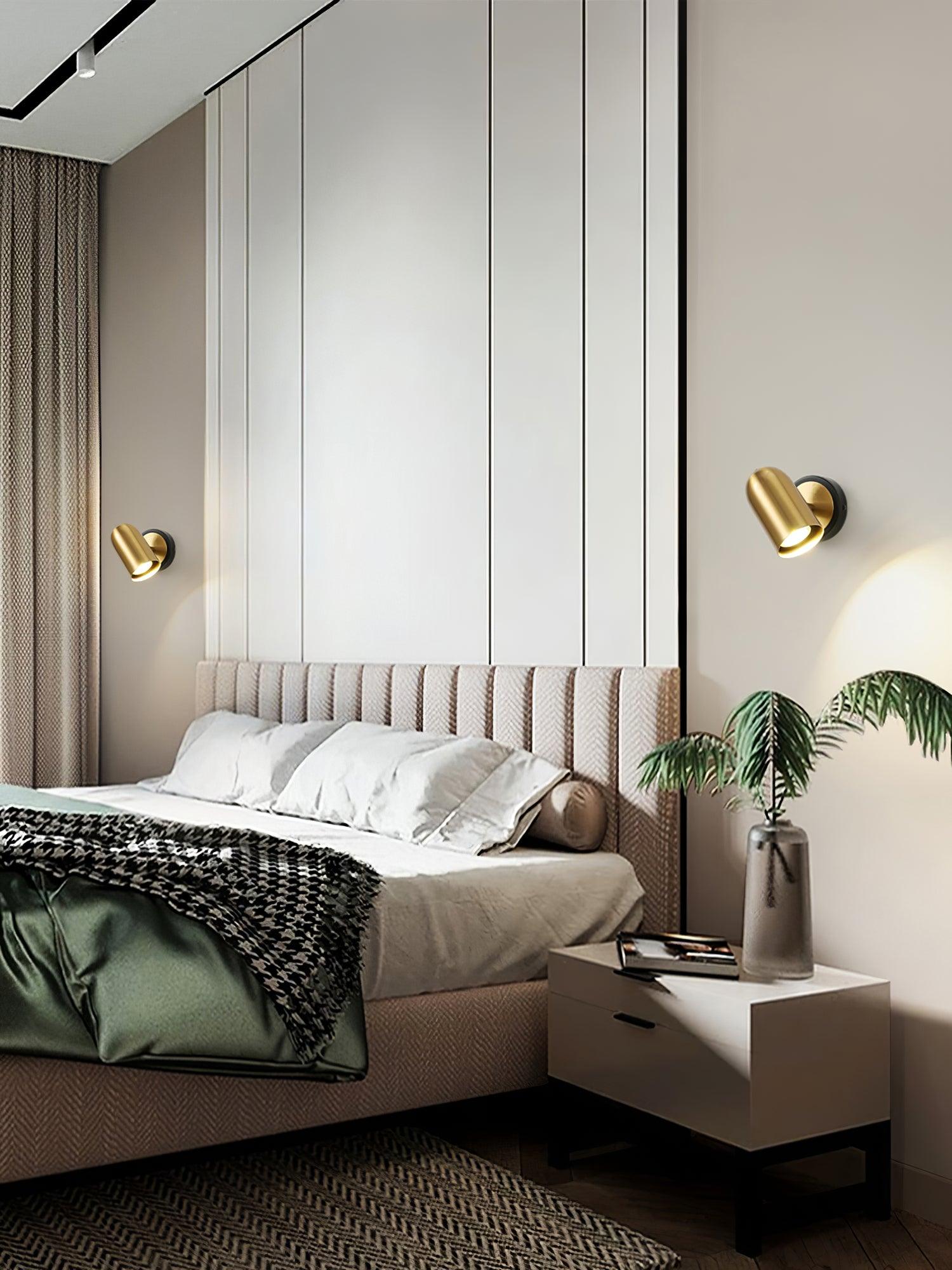 WOW Leonardo Gold Wall Lamp