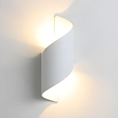 WOW Lila Wall Lamp