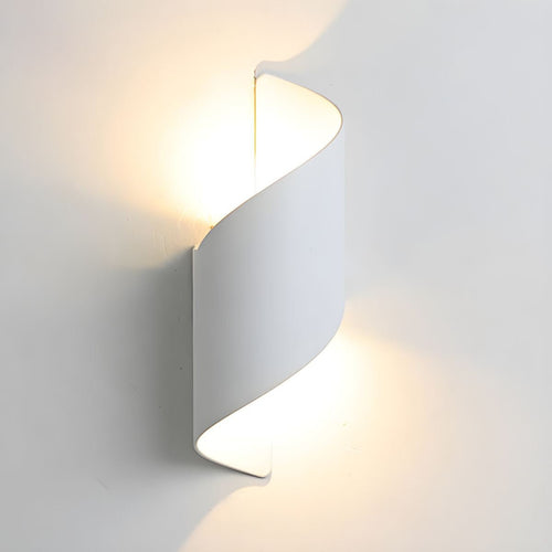 WOW Lila Wall Lamp