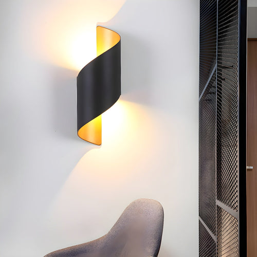 WOW Lila Wall Lamp