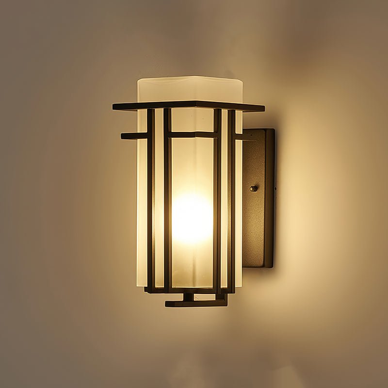 WOW Linden Outdoor Wall Lamp