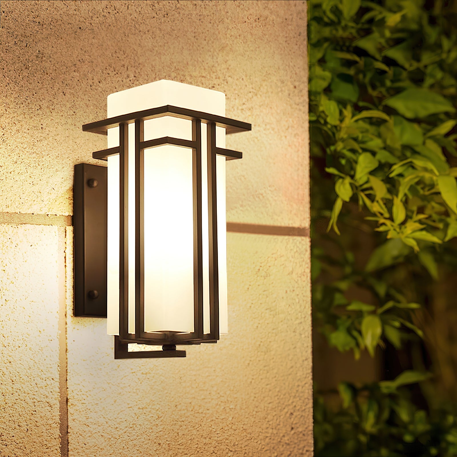 WOW Linden Outdoor Wall Lamp