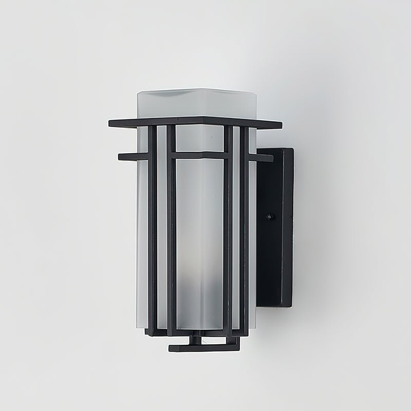 WOW Linden Outdoor Wall Lamp