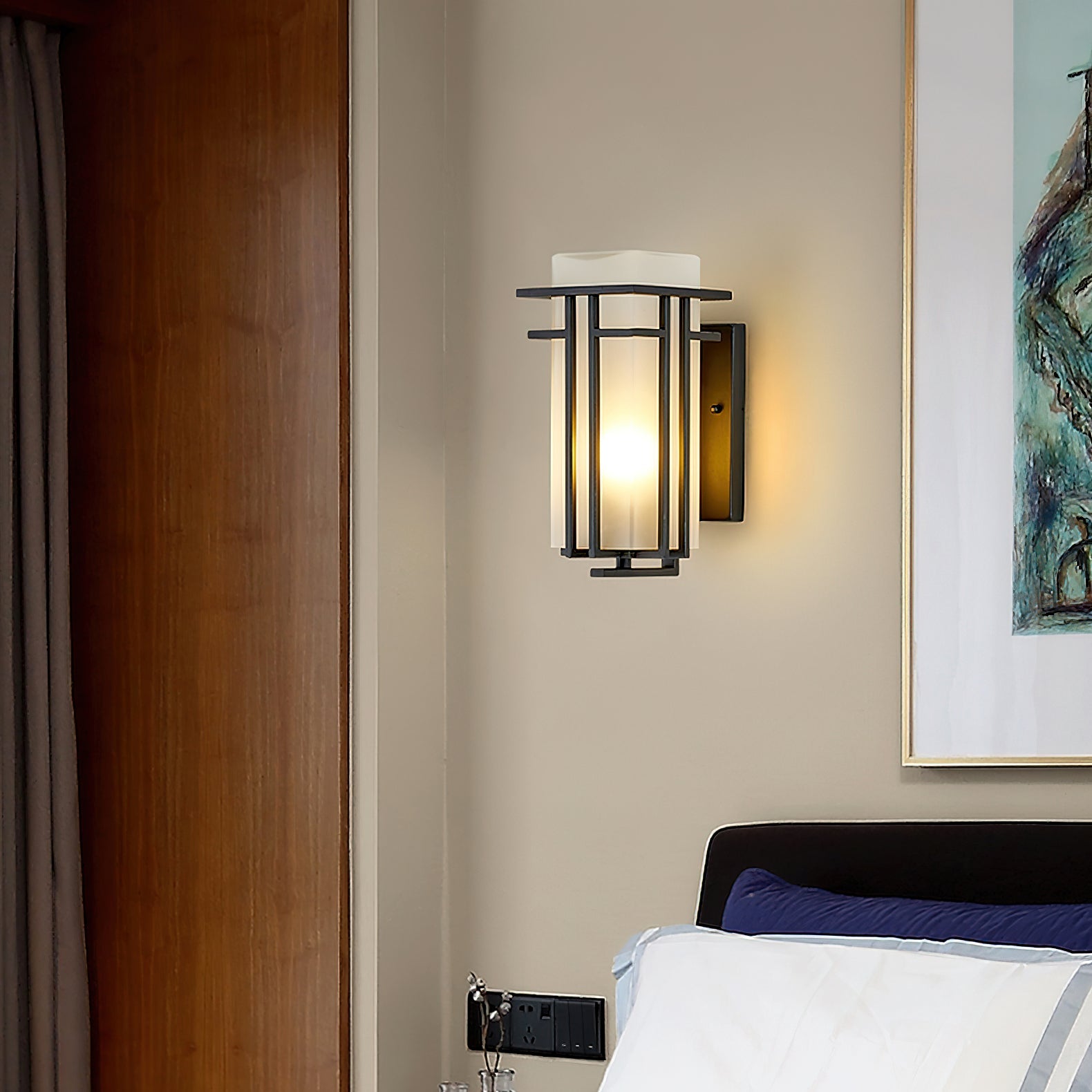 WOW Linden Outdoor Wall Lamp