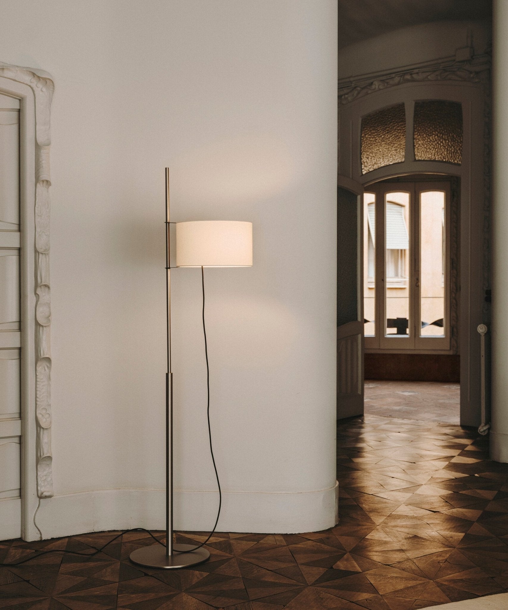 WOW Lino Arc Floor Lamp