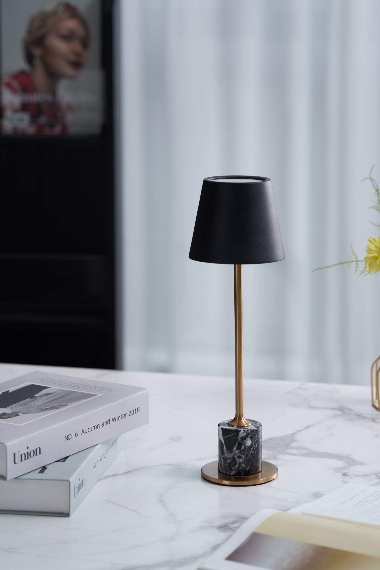 WOW Lirio Mini Marble Table Lamp