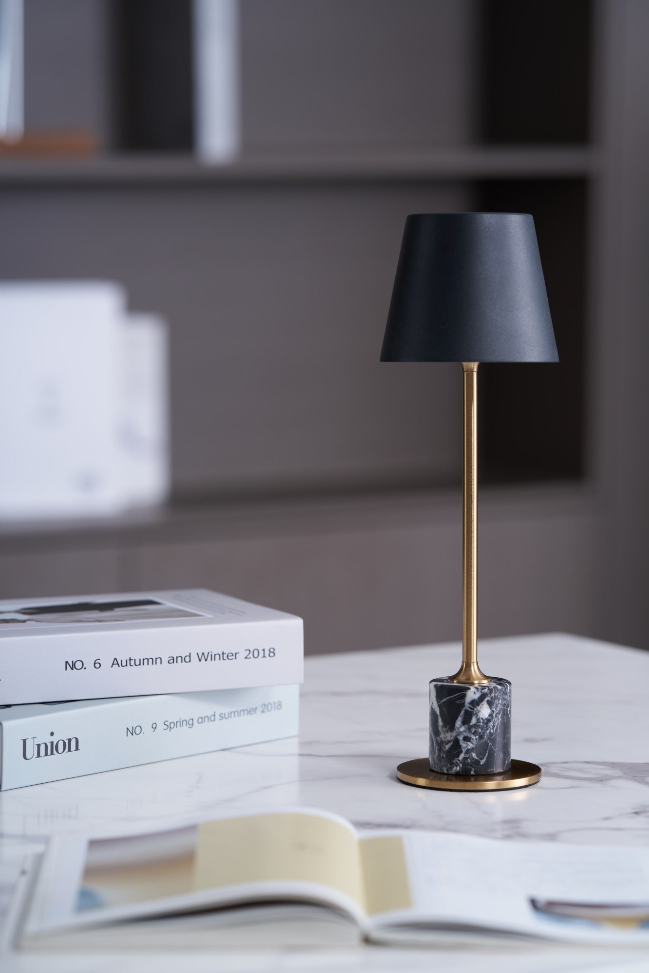 WOW Lirio Mini Marble Table Lamp